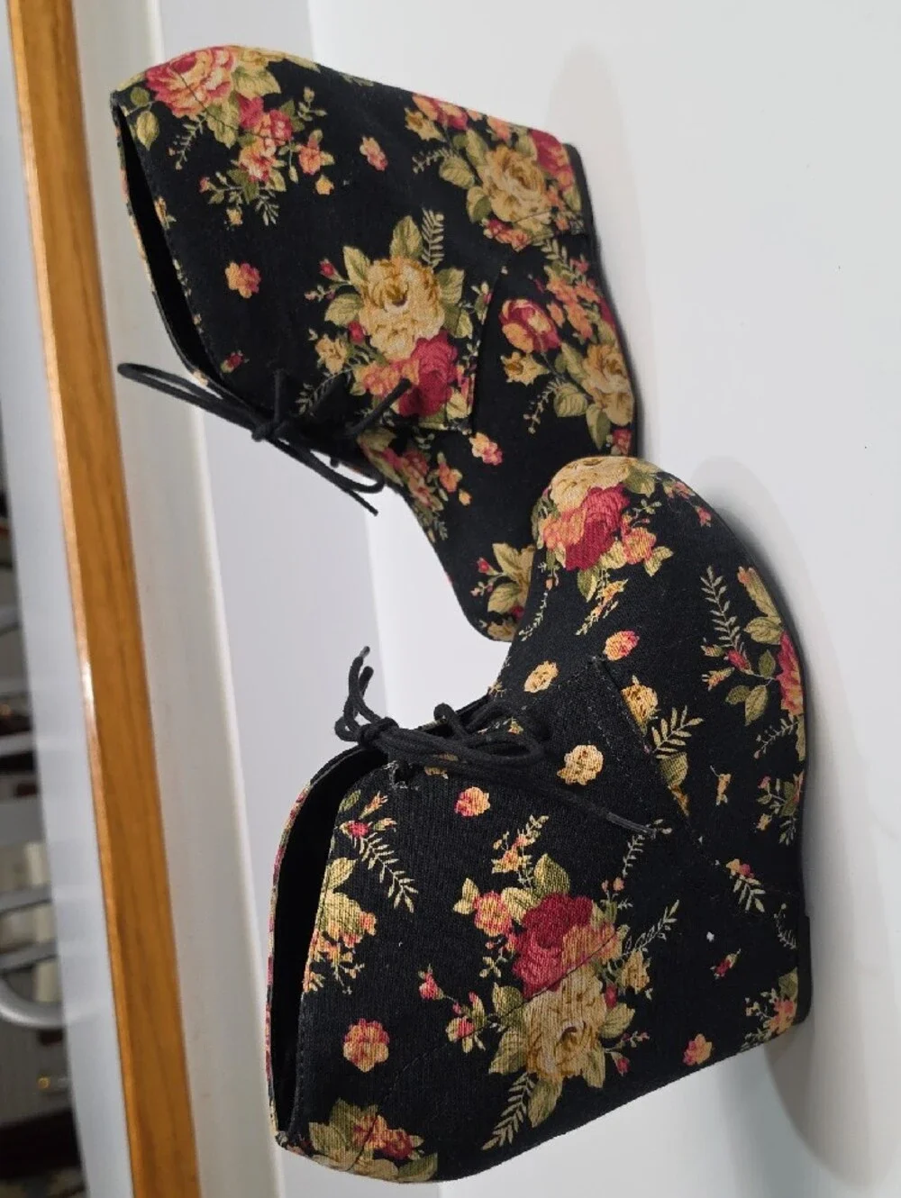 Charlotte Russe Floral Lace-Up Platform Wedge Booties - Size 9